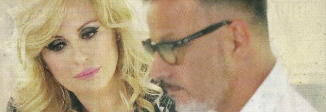 Tina Cipollari e Chicco Nalli
di nuovo insieme
alla festa d'anniversario