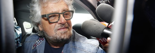 Grillo: il governo con la Lega si farà. Poi attacca l’Europa e abbraccia Putin Grillo: il governo con la Lega si farà. Poi attacca l’Europa e abbraccia Putin