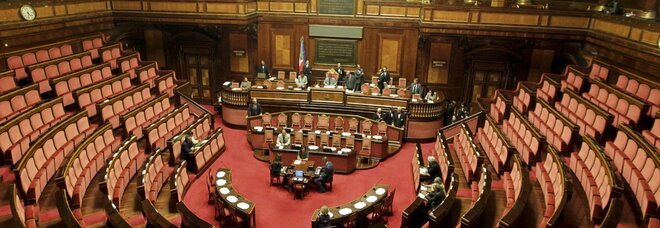Covid, il virus blocca il Senato, ma il campionato di calcio va avanti