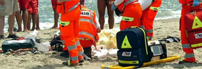 Tragedia in mare, ragazzo muore tra le onde Tragedia in mare, ragazzo muore tra le onde