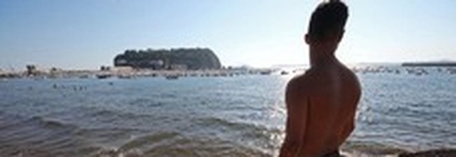 In fin di vita a 14 anni per un tuffo: «Mamma, tornerò a camminare?»