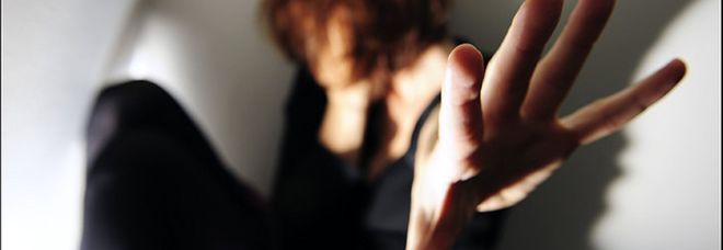 Giri in giostra in cambio di sesso e foto hot: arrestato per molestie su ragazzine di 12 anni Giri in giostra in cambio di sesso e foto hot: arrestato per molestie su ragazzine di 12 anni