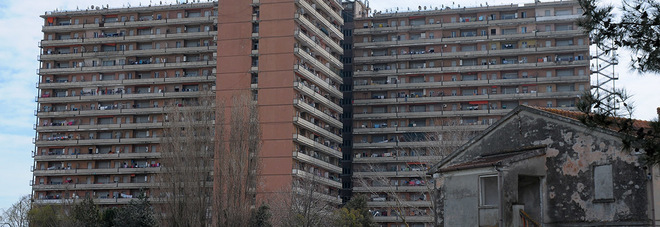 Pusher in trasferta
dall'Hotel House
arrestato con l'eroina