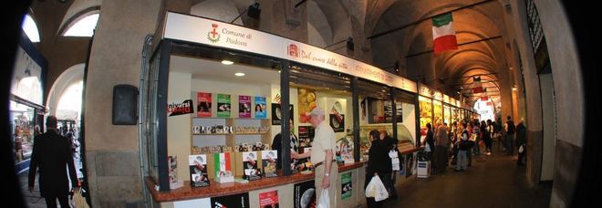 Il Salone aperto in estate anche di sera ​con "Degusta in musica" Il Salone aperto in estate anche di sera ​con "Degusta in musica"