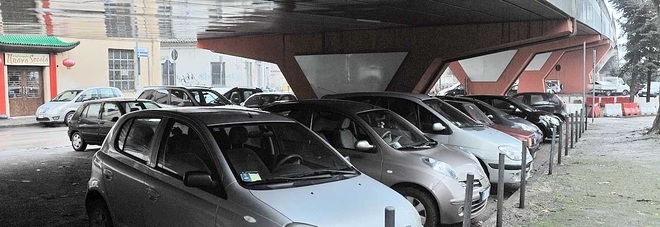 Rissa coi cocci di bottiglia:
arrestato 24enne
per tentato omicidio