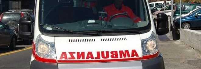 Scontro con un'auto, motociclista 44enne è gravissimo Scontro con un'auto, motociclista 44enne è gravissimo
