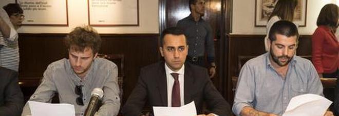 Di Maio incontra rider: «Simbolo di una generazione abbandonata» Di Maio incontra rider: «Simbolo di una generazione abbandonata»