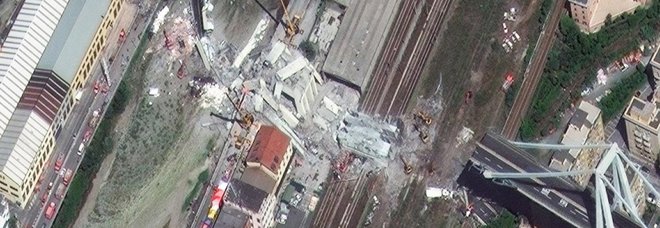 Crollo ponte Genova, si scava ancora alla ricerca dei dispersi Crollo ponte Genova, si scava ancora alla ricerca dei dispersi