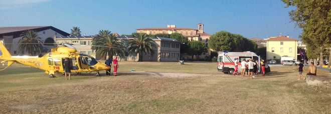 Investe madre e figlia
in retromarcia
Arriva l'eliambulanza