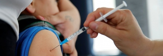 Caos vaccini, le aule resteranno chiuse per i bambini senza profilassi Caos vaccini, le aule resteranno chiuse per i bambini senza profilassi