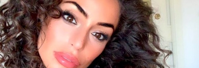 Balotelli, Raffaella Fico a Storie Italiane: «Mia figlia mi ha chiesto cosa significa 'negra', spero vada avanti ignorando gli 'inferiori'» Balotelli, Raffaella Fico a Storie Italiane: «Mia figlia mi ha chiesto cosa significa 'negra', spero vada avanti ignorando gli 'inferiori'»