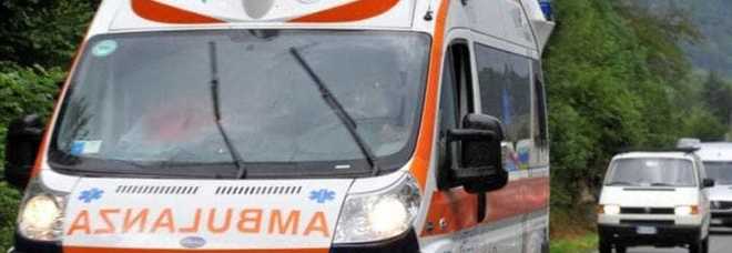 Scontro tra due auto, marito e moglie muoiono sul colpo