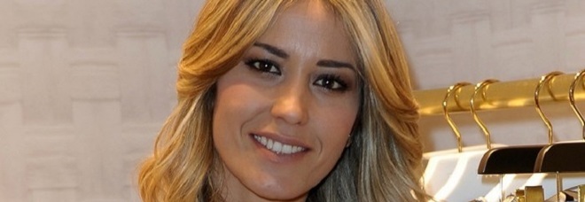 Elena Santarelli rompe il silenzio sulla malattia del figlio: «È passato un anno» Elena Santarelli rompe il silenzio sulla malattia del figlio: «È passato un anno»