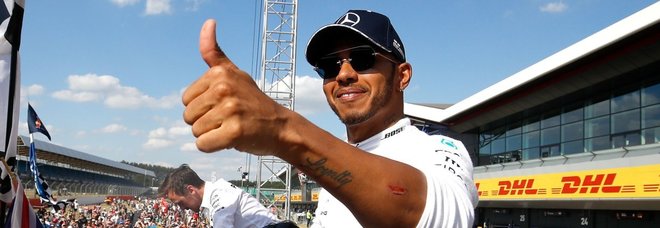 Hamilton: «Ok le scuse di Raikkonen. Impariamo dalle stupidaggini»
