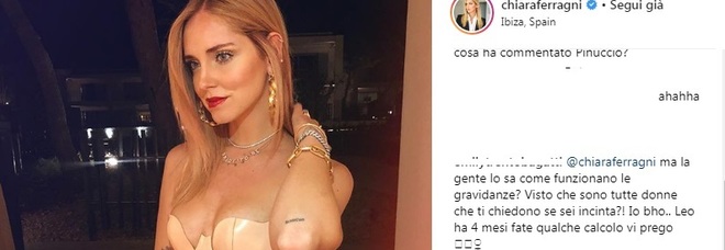 Chiara Ferragni, l'abito aderentissimo svela il pancino. I fan: «Sei di nuovo incinta?». Lei risponde così Chiara Ferragni, l'abito aderentissimo svela il pancino. I fan: «Sei di nuovo incinta?». Lei risponde così