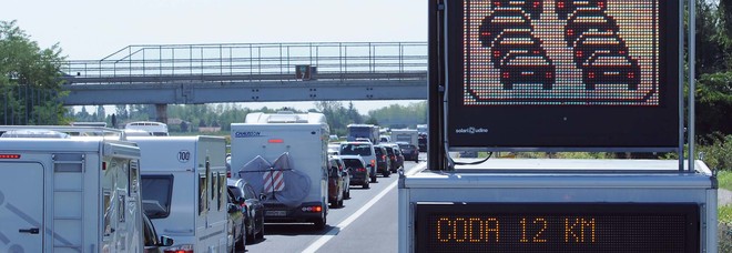 Tamponamento in A4 con 11 feriti, il fine settimana è da bollino nero Tamponamento in A4 con 11 feriti, il fine settimana è da bollino nero