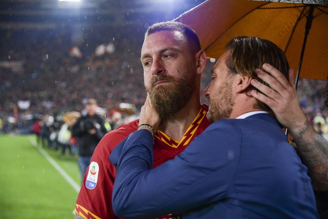 Caos Roma: Daniele De Rossi voleva far fuori Francesco Totti. Ma la società smentisce tutto