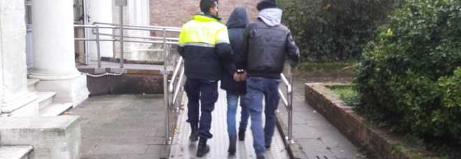 VENEZIA - Borseggiatori arrestati dalla Polizia locale VENEZIA - Borseggiatori arrestati dalla Polizia locale