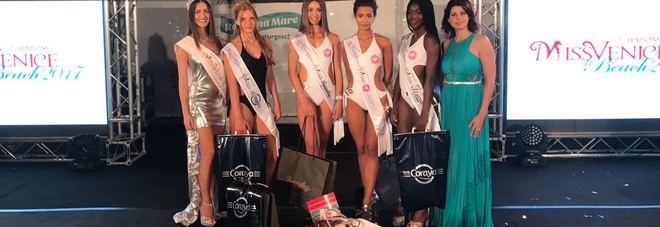 Moda, bellezza ed eleganza sfilano al concorso Miss Venice Beach