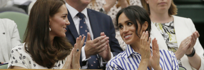 Meghan Markle e Kate Middleton, a Wimbledon la prima uscita senza mariti: ed è subito «sfida casual»