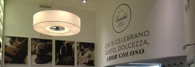 Venchi, nell’antica cioccolateria di via Boccaccio a Milano il listino dei prezzi è troppo amaro