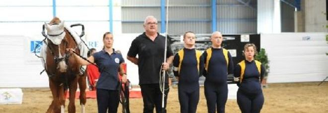 La squadra giunta prima ai campionati veneti di volteggio nel centro di Spresiano La squadra giunta prima ai campionati veneti di volteggio nel centro di Spresiano