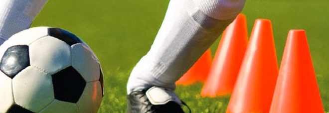 Muore a 15 anni dopo l'allenamento di calcio: stroncato da un infarto, tragedia a Imola Muore a 15 anni dopo l'allenamento di calcio: stroncato da un infarto, tragedia a Imola
