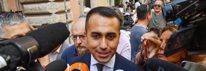 Regionali, Di Maio: «In Umbria i politici facciano passo indietro». Salvini: «È disperato e chiede aiuto al Pd»