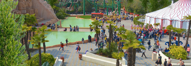 Gardaland Magic Circus, fino a domenica clown e trasformisti fra il pubblico Gardaland Magic Circus, fino a domenica clown e trasformisti fra il pubblico