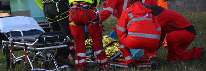 Oltrepassa l'uscio di casa, inciampa e cade sulle scale: muore sul colpo Oltrepassa l'uscio di casa, inciampa e cade sulle scale: muore sul colpo