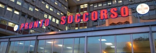 Pronto soccorso in tilt: fino a 300 pazienti al giorno
e saltano le ferie dei medici Pronto soccorso in tilt: fino a 300 pazienti al giorno
e saltano le ferie dei medici