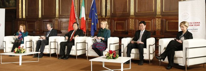 Cina, vertice con sgarbo a Venezia Tutti i ministri italiani disertano Cina, vertice con sgarbo a Venezia Tutti i ministri italiani disertano