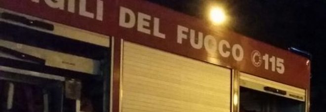 Scoppia l'incendio in casa:
coniugi svegliati dal fumo
riescono a scappare