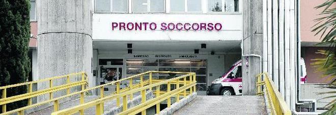 Lo accusa di abusi e lo accoltella «Da mesi gli chiedeva soldi» Lo accusa di abusi e lo accoltella «Da mesi gli chiedeva soldi»