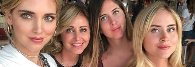 Chiara Ferragni e il dramma segreto, a pochi giorni dal matrimonio la mamma rivela: «Non è stata sempre felice...» Chiara Ferragni e il dramma segreto, a pochi giorni dal matrimonio la mamma rivela: «Non è stata sempre felice...»