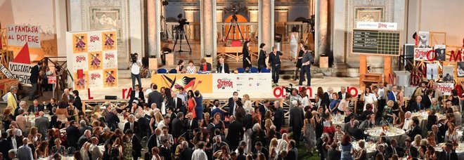 La premiazione dello Strega nel luglio dell'anno scorso La premiazione dello Strega nel luglio dell'anno scorso
