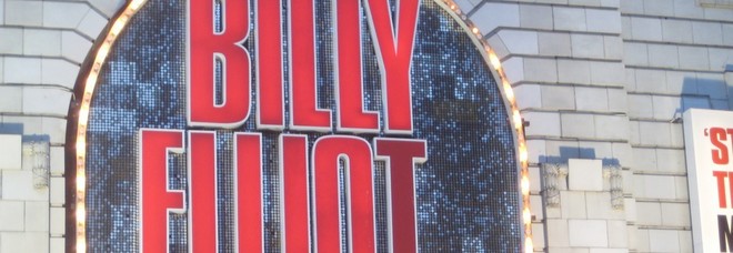 Billy Elliot, il musical sospeso dal teatro: «Fa propaganda gay e corrompe i giovanissimi» Billy Elliot, il musical sospeso dal teatro: «Fa propaganda gay e corrompe i giovanissimi»