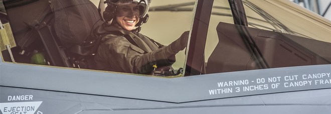 Si chiama Anneliese, ha 29 anni ed è la prima pilota negli Usa di un F35 da combattimento