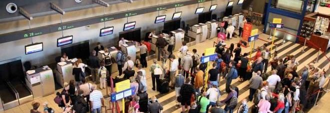 Nuova tassa per chi prende
l'aereo: spunta
l'emendamento al decreto