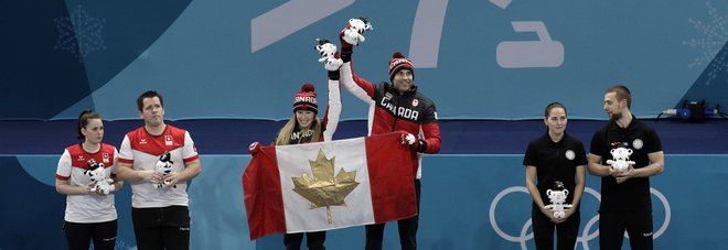 Al Canada l'oro del curling nel doppio misto