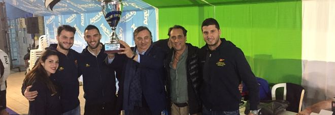 La Canottieri Napoli vince il Trofeo Miglio d'oro a Portici