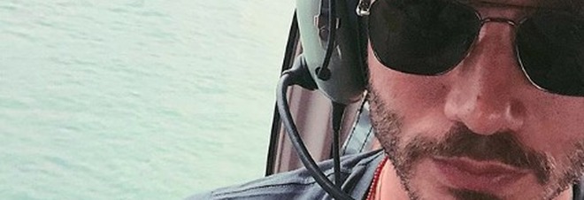 Isola, Stefano De Martino e la prima foto in elicottero dall'Honduras: boom di like Isola, Stefano De Martino e la prima foto in elicottero dall'Honduras: boom di like