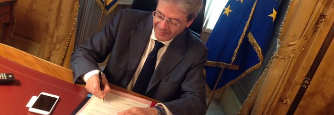Pensioni, Gentiloni firma decreti Ape:
anticipo per migliaia di persone
Domande 2017 entro il 15 luglio Pensioni, Gentiloni firma decreti Ape:
anticipo per migliaia di persone
Domande 2017 entro il 15 luglio