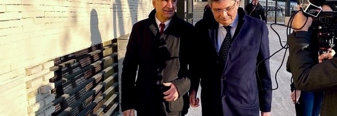 A sinistra l'ex maresciallo Mottola e l'avvocato Francesco Germani A sinistra l'ex maresciallo Mottola e l'avvocato Francesco Germani