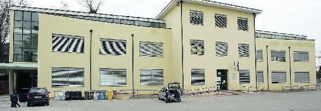 Emergenza radon alla scuola primaria: «Trasferite subito i bambini» Emergenza radon alla scuola primaria: «Trasferite subito i bambini»