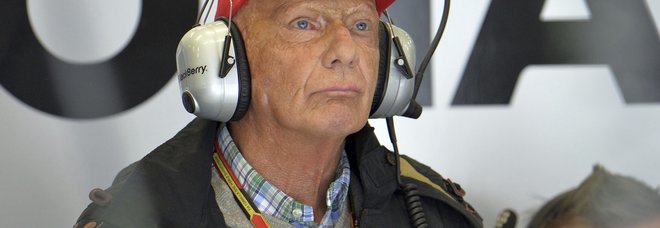 Niki Lauda migliora,
svegliato dal coma