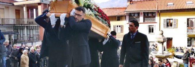 Funerale di Simona Viceconte: anche teramani per l'ultimo saluto Funerale di Simona Viceconte: anche teramani per l'ultimo saluto