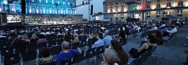 Napoli, 400 biglietti gratuiti per le prove del teatro San Carlo