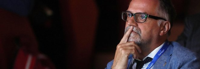 Reddito cittadinanza, lite Lega-M5S: «70% lo prende senza diritto». «Cretinata» Reddito cittadinanza, lite Lega-M5S: «70% lo prende senza diritto». «Cretinata»