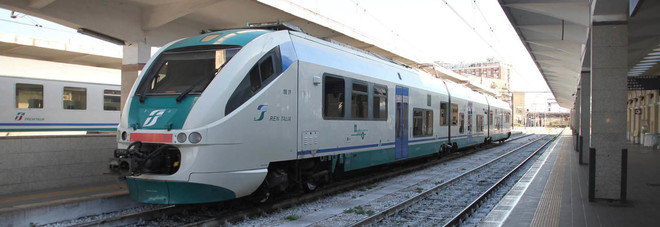 Tragedia sui binari: una persona travolta dal Frecciabianca Tragedia sui binari: una persona travolta dal Frecciabianca